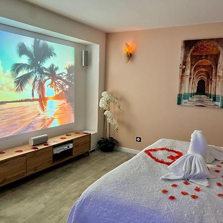 Bioty Chill & Spa Le Blanc-Mesnil Bagian luar foto